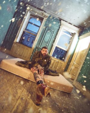 Post Malone Instagram - “I definitely was making a lot of soft songs and lullaby songs for my baby. There were a bunch of [times] I was sitting there like, “I’m going to write her a song,” says @postmalone of his latest album #Austin

For the 28-year-old superstar, nothing quite changed his life like welcoming a daughter last year with his fiancée. Her influence is all over ‘Austin’ on tracks like the acoustic and orchestral opener “Don’t Understand,” an adult lullaby of sorts, and single “Overdrive,” on which he attests, “I’ll do anything to be cool to you.” Even the album’s visual drastically contrasts the darker, shadowy album covers of his past, matching Austin’s sunnier and stripped-down pop-rock sound. “I was like, ‘This is just a cool picture. It’s a hot fucking summer. It must be because now I’m a DILF.’” At the link in our bio, #PostMalone speaks on the life-altering joys of fatherhood for CR Muses🔗

CR Fashion Book Issue 23 Muses is available for preorder now

Talent @postmalone
Photography @ryanmcginleystudios
Fashion @benperreira
Founder & Editor-in-Chief @carineroitfeld
CEO @vladimirrestoinroitfeld
Makeup @glamrogers
Hair @ken.snts
Creative Consultant @e.mman
Art Direction @guillaumelauruol
Editorial Director @natalieshukur
Interview @lyndseyhavens 
Casting @jilldemling
Producer @alexeyg @agpnyc @rachelfiller 
Production Assistants @zanejchen @just_sasha_bro
Fashion Market Editors @sirhc.chidi @lpandelachi 
Choreographer @mean.sophia
Set Designer @megankiantos
Lighting Designer @arielsadok 
Fashion Assistants @nattysobratty @avavanosdol @devinhentz

#CRFashionBook