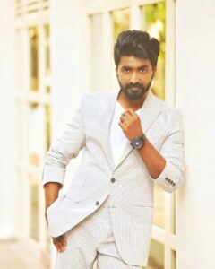Prajin Padmanabhan Instagram - 😎@sandra_amy_prajin @madhu1985c @mani_kl_official @sathya_rajaaa_official @director_zion @aadhiraajan2021 @siva.worldgym