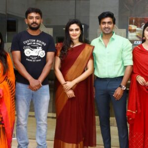 Prajin Padmanabhan Instagram - Happy to be a part of #hyena .. never heard an intense thriller like this b4 .. thnk u so much @icvkumar sir for believing me sir 🙏🙏🙏🙏🙏. Debut director prashanth bro vaazthukkal bro.co actors Arun bro, shobana ,Jyothi, rithvika & rizu Bhai.. finally @onlynikil sir for taking this bigggggg 😍😍😍😍@sandra_amy_prajin @thirukumaranentertainment 🙏🙏🙏
