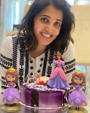 Prajin Padmanabhan Instagram - Happy birthday to the worlds best TWIN MOTHER .. it’s been 15 years plus u have been for me in all situations.. as a gud fren , teacher , wife & lovely mother .. not at all a easy task .. v both know how much struggled to lead a lovely life .. I’m sure Jus now u hav started to liv yo life with our twin angles .. I’m sure hereafter to life wud b full of BIGGG surprises .. proud to b Sandra Amy husband 😍… it’s been years & years I hav I said  I LOVE YOU .. haaaa .. as u knw me well I’m not so dramatic person still .. this wud the right time to say ..I LOVE YOU MA ..pondateeeeeee.. Njoy ur day dear