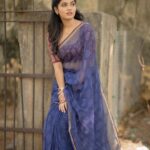 Pranika Dhakshu Instagram - அவளோ அவளோ நிலவின் போதை துகளோ… அவளோ அவளோ கார்குழல் விரியும் மயிலோ… திசையறியாத மேகம் தலையினில் விழுதோ… கடவுள் கைக்கொண்டு எழுத முடியாத… கவிஞனின் கற்பனையோ…!!! 🍃✨ Makeup @sharanyas_makeupartistry Photography @skmani_photography . . . #pranikadhakshu #zara #newyear #saree #sareelove #sareelovers #saree #coimbatoreponnu