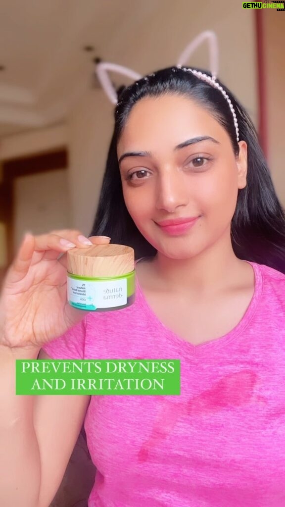 Preeti Verma Instagram - #ad #collabration Nature Derma’s 1% Natural Biome Boost™️ Moisturizer with CICA works to nourish and strengthen the skin. The formula is lightweight, non-sticky and suitable for dry & sensitive skin. #collab #entiretyventures #naturederma #collaborationindia #collaboration #cica bioomeboost #discoverunder2k #productphotography #instagood #instagram#NatureDerma #NatureDermalndia #Activeingredients #resultswithresponsibilitv #responsibleskin #skincare #skincareactives #skincareroutine #LuminousSkin #BlemishFreeSkin Mumbai, Maharashtra