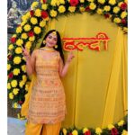Preeti Verma Instagram - 🌼🌼 PC: @pratham_._verma #bhaikishadi #haldiceremony #haldi #function #yellow #flowers Chandigarh, India