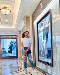Preety Kongana Instagram - Posing 😍 Just for fun 😍😉🙌 #chillvibes #Delhi