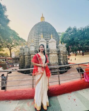 Preety Kongana Instagram - New Year Wishes to You All 🙏🏻♥️🙏🏻🌹

May Maa Kamakhya bless Us All 🙏🏻🙏🏻🙏🏻

Happy New Year 2024 ♥️🌹🙏🏻