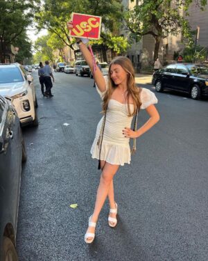 Presley Ryan Instagram - i just graduated high school! 📚✏️🤓