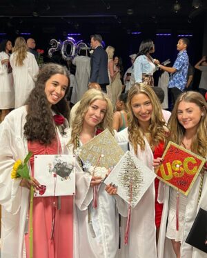 Presley Ryan Instagram - i just graduated high school! 📚✏️🤓