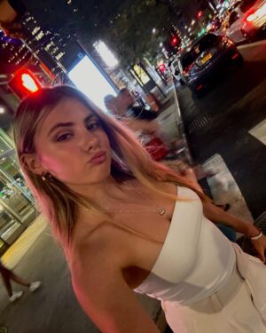 Presley Ryan Instagram - 🎵🎤🌃