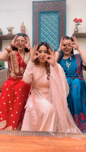 Priya Mishra Instagram - Do not forget to watch #sindoorkikeemat2 only on @dangal_tv_channel and @dangalplayofficial Monday to Sunday at 9:30 pm 
#tiagandwan i #shefalirana #priyamishra