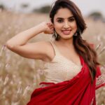 Priyanka KD Instagram - No need for caption ….. #priyankakholgade #instagram #instagood #instadaily #photography #photooftheday #photo #photoshoot #saree #sareelove #sareelover #sareefashion #redsaree #love #lifestyle #mumbai #maharashtra