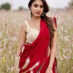 Priyanka KD Instagram - No need for caption ….. #priyankakholgade #instagram #instagood #instadaily #photography #photooftheday #photo #photoshoot #saree #sareelove #sareelover #sareefashion #redsaree #love #lifestyle #mumbai #maharashtra