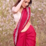 Priyanka KD Instagram - Gale lag ja ❤️……. #priyankakd #priyankakholgade #reels #reelsinstagram #reelitfeelit #reelsvideo #viralvideos #trendingreels #saraee #sareelove #sareelover #sareefashion #sareeindia #hyderabad #mumbai #maharashtra