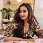 Pujita Ponnada Instagram - Just wanted to say hi 👋🏻 Hope you are all having a good weekend 💃🏻 #pujitaponnada #happyweekend Pa Pa Ya Hyderabad