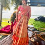 Pujita Ponnada Instagram - Destination weddings are so much fun❤️ Outfit customised by @bhargavi.amirineni Jewellery customised by @tyaanijewellery MUA @ppmakeoverartistry_official #pujitaponnada #photoshoot Allepeye Backwaters, Kerala
