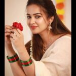 Pujita Ponnada Instagram - Wish you all a very happy Diwali 🪔💥 📸 @thescienceofphoto #pujitaponnada #happydiwali