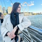 Pujita Ponnada Instagram - Weekends exploring places >>>> #pujitaponnada #ukdiaries #london #travel Golden Jubilee Bridge, London