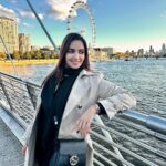 Pujita Ponnada Instagram - Weekends exploring places >>>> #pujitaponnada #ukdiaries #london #travel Golden Jubilee Bridge, London