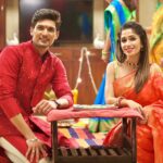 Purneima Day Instagram - ✨️Happy Diwali from us to you ✨️ . Mrunmayee - kabir ✨️ . PC @dsk0911 . #mrunmayee #kabir #kunyarajachigaturani #StarPravah Mumbai, Maharashtra