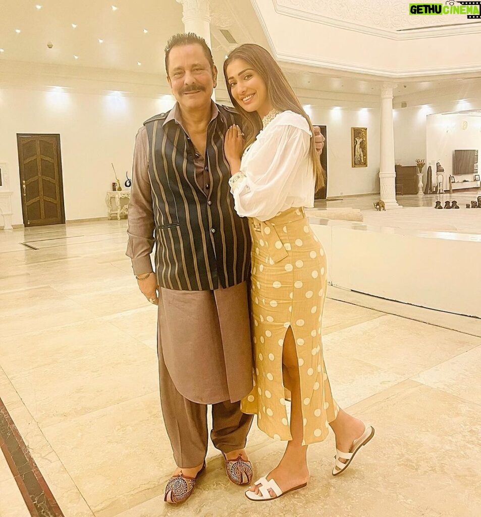 Raai Laxmi Instagram - From a well wisher to fatherly figure to the fatherless ! U have been a family ! And I m speechless today that ur gone 😭🙏❤️ this month is unforgettable to me for various dark memories 💔 may ur soul rest in peace my dear sir ! U were Gem only those know who had the blessings to know u well❤️wat a kind hearted and soul u were 🙏😭 u were my second home 😪 I hope that heavens giving u a second chance 🙏👼💫 I hope u find ur peace !!! love u lots sir ! Can’t get over this grief 😭❤️ u will be immensely missed Om shanti 🙏💔💫 #subrataroysahara