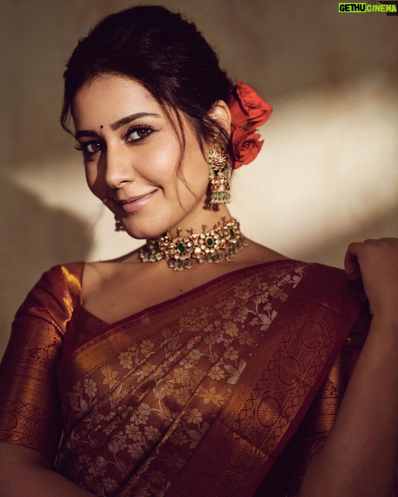 Raashi Khanna Instagram - In a world of trends, my heart belongs to sarees ♥️ #timeless Makeup @makeupbyshefali.s Hair @zoequiny.hair Jewelery @tritiyaa.jewellery 📸 @ishan.n.giri