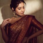 Raashi Khanna Instagram - In a world of trends, my heart belongs to sarees ♥️ #timeless Makeup @makeupbyshefali.s Hair @zoequiny.hair Jewelery @tritiyaa.jewellery 📸 @ishan.n.giri