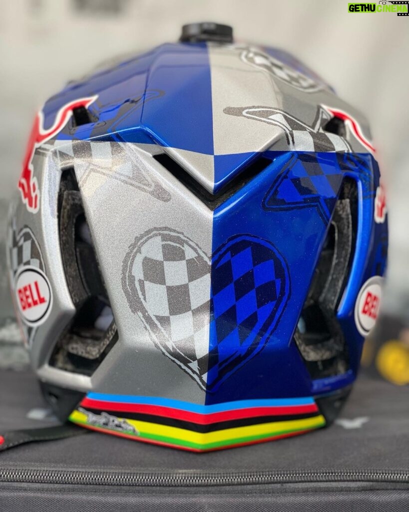Rachel Atherton Instagram - World Cup #2 😍 Leogang 🇦🇹 My new painted helmet is Hearts ❤️& Stars ⭐️ for arna baby becuase she loves them shapes & that racing flag within them becuase I love racing & I wanted to honour what that love for this sport has given me ❤️ I had no idea when We designed it that I would actually race again! @imagedesigncustom @bellhelmets_bike 👍 @oakleybike brought me round a present them gold goggles 😮‍💨😮‍💨🤩 After a long talk with the fam Sunday morning, we decided We may as well come to leogang to race, we’re enjoying being on the road at the races & mum & arna have gotten in the groove, we hire ebike & trailer for mum so she can get about with arna so easy ❤️❤️ I’m so grateful to @redbulluk for getting our physio out here @wp.sportsinjury it really is savage on the body this sport, and my main concern is back to back races without enough training! Im feeling a bit strange because I don’t want any pressure, last weekend I felt so free without any pressure to win, I’ve spent my whole career feeling like I need to win, & it felt amazing without that, & I don’t want that pressure to return, because I’m just here for a good time & to try my best & to have good feelings doing my job again 👍👍