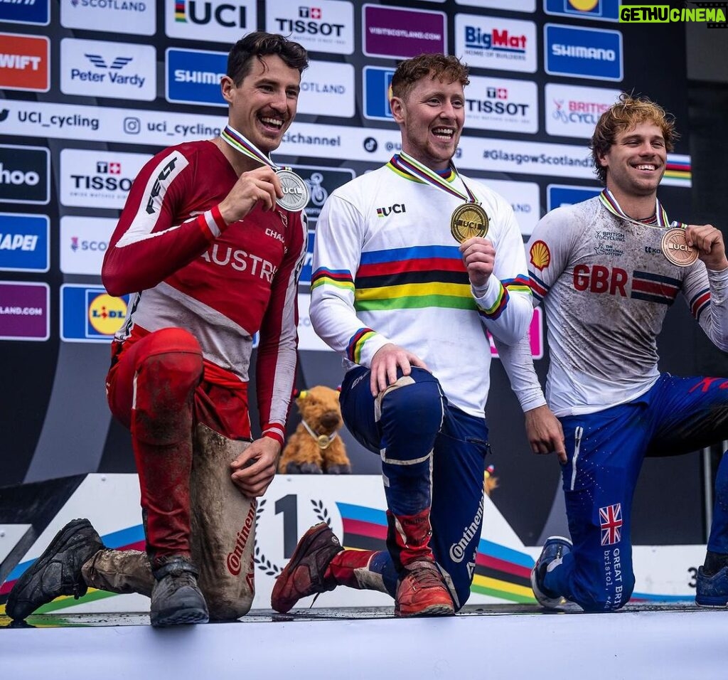 Rachel Atherton Instagram - @athertonbikes 1 & 2 🌈 Saying that will never get old!! A lot has happened in 4 years for Atherton Bikes!! 🤯🥳 More proof from the boys this weekend that these bikes are 🔥 and it means as much,if not more than any of my own wins ❤🌈❤ UCI World Championships