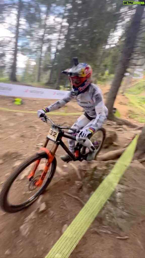Rachel Atherton Instagram - Wow! First 2 days done at LENZERHEIDE World Cup! Yesterday was all about bike, body & kit, & Today was first day of practice & wow, I got my ass kicked by this track! I was so nervous first run, legs all shaky & stiff, but slowly you learn the track & start to try to get faster but I really am struggling to find the confidance I have when I’m riding at home! I had what felt like a big crash 2ND run & that opened my eyes a bit! I hurt my shoulder which is always fked anyway after so many surgeries , & it all just honestly feels a bit ridiculous to be trying to race & then come home & breastfeed arna to sleep cos she’s missing me during the day! Anyway this was my choice to try to race , im just trying to be real 😬😂🙏🏽 It’s 2nd degree fun this racing game 😂 I’m trying to enjoy it & to not care, but it’s hard to even do a full run…. No wonder I used to train so damn hard!!! 😂 The ladies were so impressive & riding so fast, it’s rad to see first hand how fast they’re all riding, amazing! Hope you like my little reel of the last 2 days ❤👍⭐ @enduraofficial @conti_mtb @athertonbikes @alanmilway 🎥