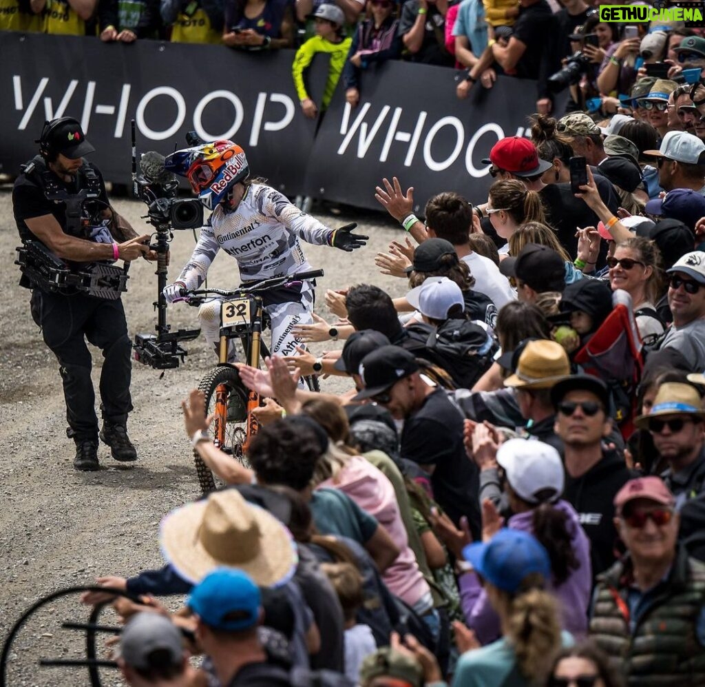 Rachel Atherton Instagram - 🤯40th World Cup win baby! What the actual heck!!!! Feels so surreal, it just won’t sink in, it feels like a dream! ⭐❤⭐❤⭐❤ Such a Massive team effort to make this race, let alone to win! Thanks to everyone for helping me @athertonracing @ mum @alanmilway @athertonbikes @conti_mtb @redbull #mumsrule #40 #ucimtbworldcup @nathhughesphoto photos