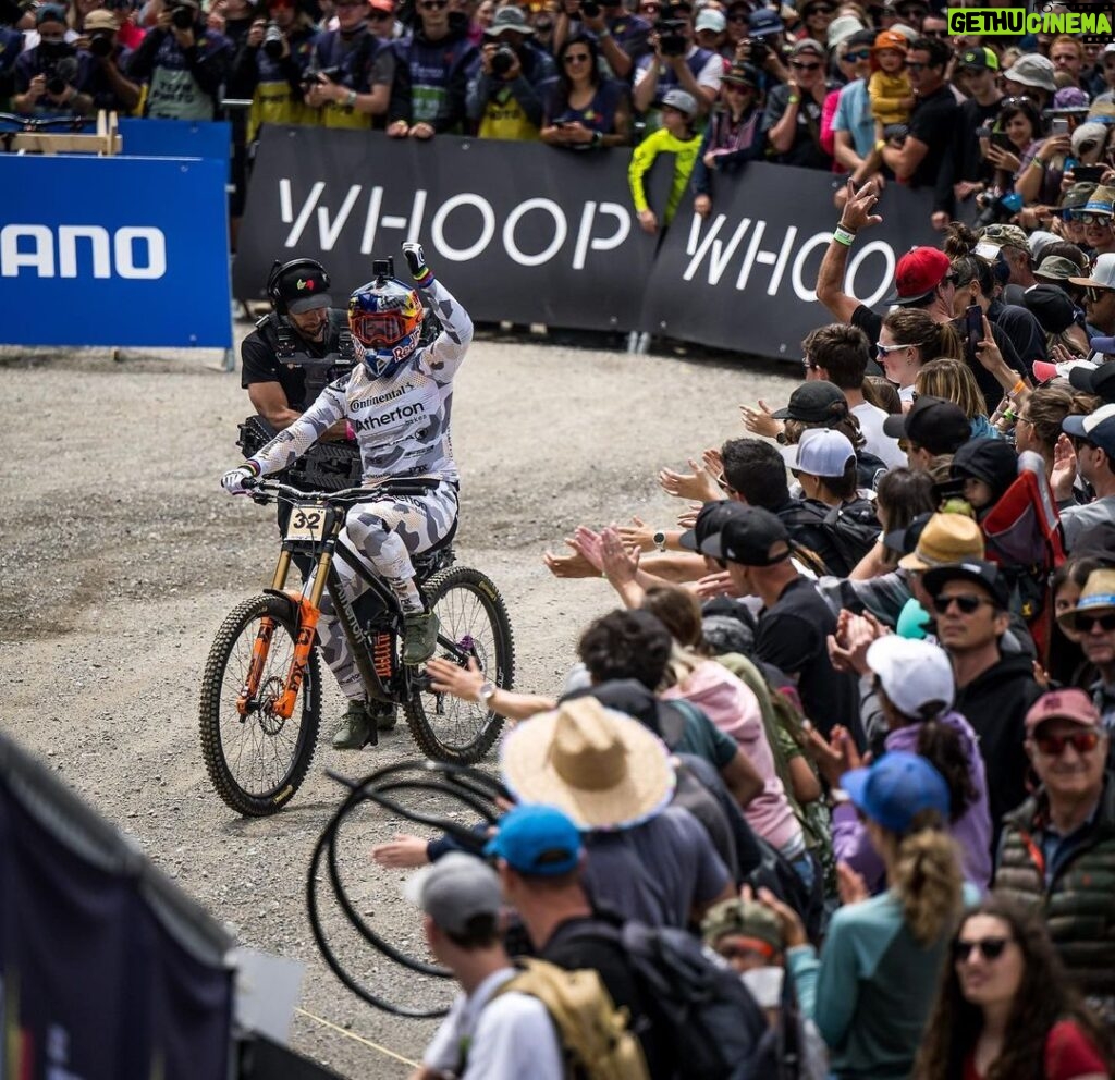 Rachel Atherton Instagram - 🤯40th World Cup win baby! What the actual heck!!!! Feels so surreal, it just won’t sink in, it feels like a dream! ⭐❤⭐❤⭐❤ Such a Massive team effort to make this race, let alone to win! Thanks to everyone for helping me @athertonracing @ mum @alanmilway @athertonbikes @conti_mtb @redbull #mumsrule #40 #ucimtbworldcup @nathhughesphoto photos