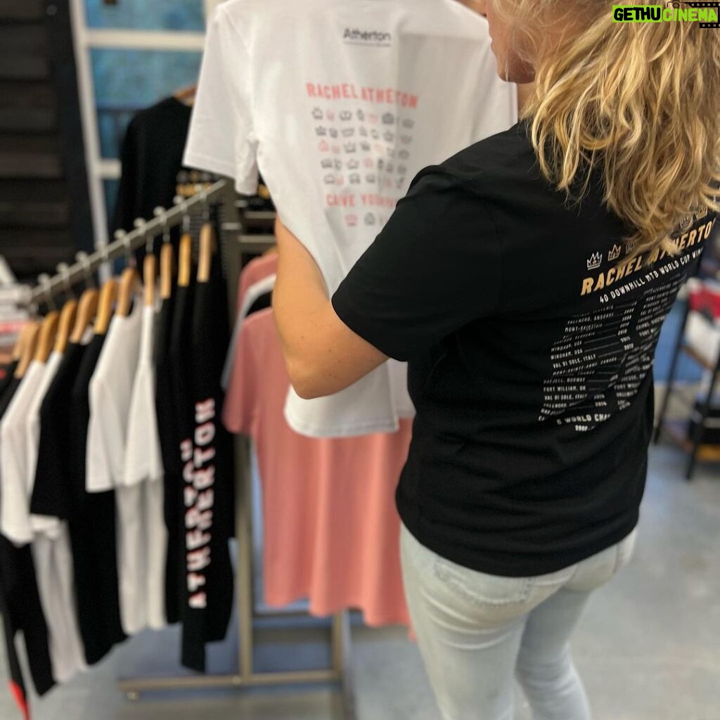 Rachel Atherton Instagram - My T- Shirt re-stock 🥰🥺😝You guys seemed to Love them at Fort William which was so rad ❤ 40 wins Band Style // or 40 crowns Adult & kids ❤ we’ve finally ordered more sizes & you can find them on the @athertonbikes website under “Gear” Link in bio ✌ @dora_rgb helped design these and I love them ❤ Felt weird to make a T shirt blowing my own trumpet but then I just thought, YOLO 😂 Thanks so much Dora, for creating the crown 👑 vibe so perfectly ❤👑❤🌈 If you order now they should be with you before CRIMBO / Christmas ❤ Carve your own path.