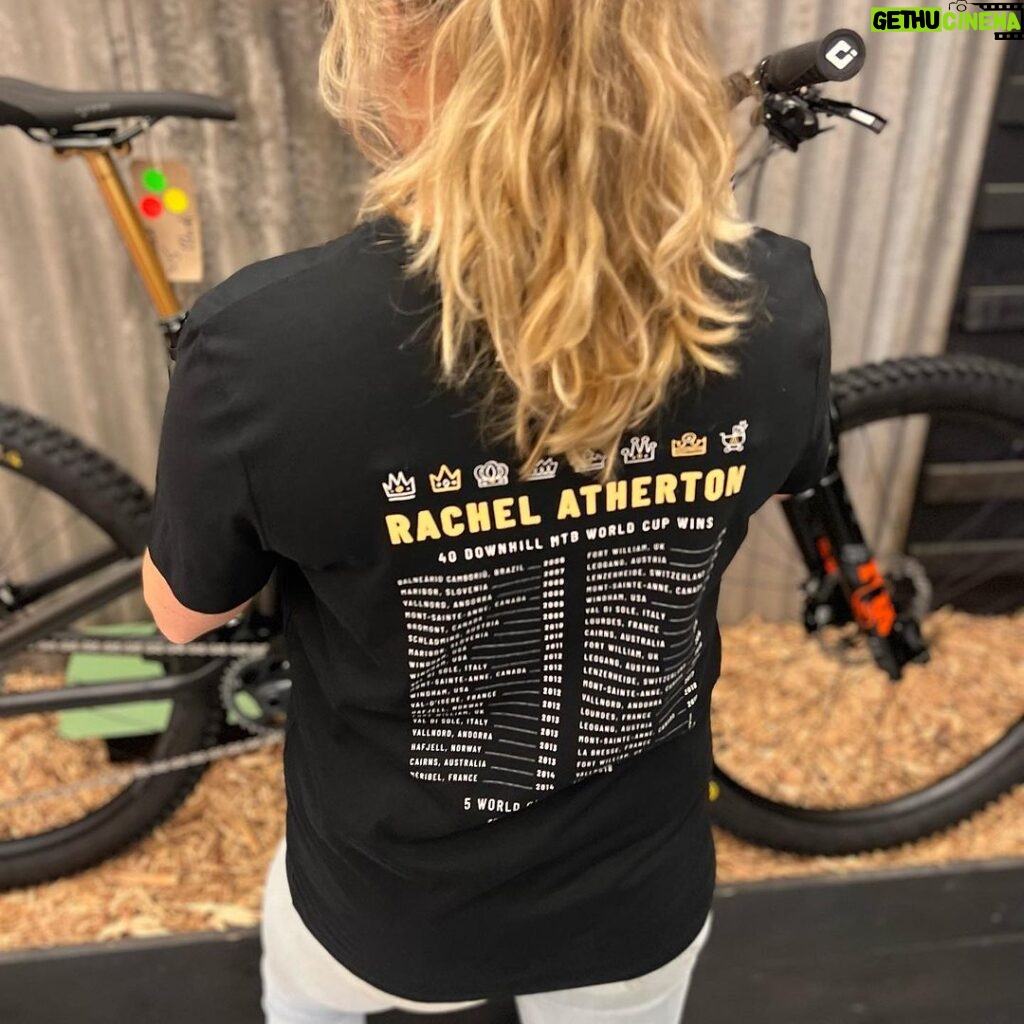 Rachel Atherton Instagram - My T- Shirt re-stock 🥰🥺😝You guys seemed to Love them at Fort William which was so rad ❤ 40 wins Band Style // or 40 crowns Adult & kids ❤ we’ve finally ordered more sizes & you can find them on the @athertonbikes website under “Gear” Link in bio ✌ @dora_rgb helped design these and I love them ❤ Felt weird to make a T shirt blowing my own trumpet but then I just thought, YOLO 😂 Thanks so much Dora, for creating the crown 👑 vibe so perfectly ❤👑❤🌈 If you order now they should be with you before CRIMBO / Christmas ❤ Carve your own path.