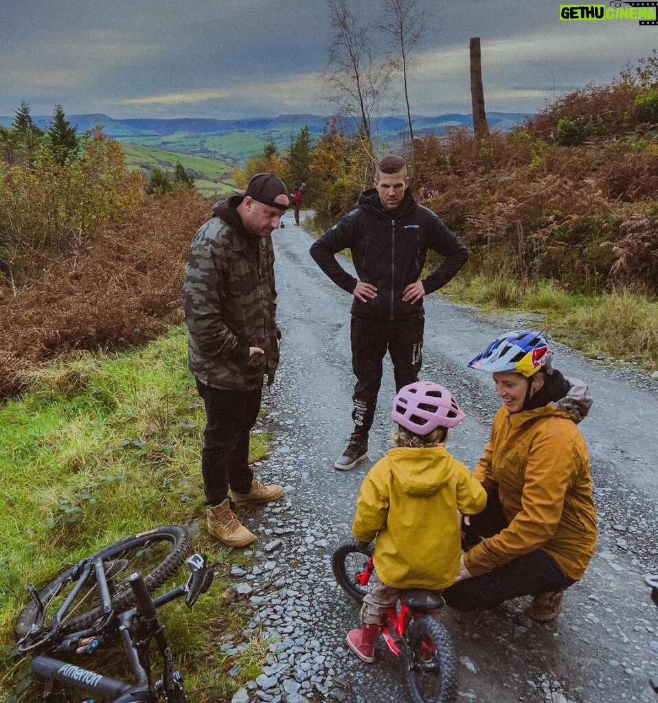 Rachel Atherton Instagram - 2 days filming with @redbullbike for Race Tapes series2…. Felt Pretty strange to suddenly switch back on my “world cup” racer brain after a few months out of the loop! 🤪 I’m so grateful to be able to tell my personal mum story….. even if it is super hard to juggle it all, mums can do anything we WANT to do, that is the KEY I have realised the last 2 years…. What do you WANT to do… not feel pressured or expected to do. Listen to your instincts, always! ❤❤❤🌈🌈🌈 Thanks @moonhead_media @boomboxgroup @clayporter @louiscitadelle @redbullbike for being chill 👌 Machynlleth