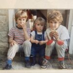 Rachel Atherton Instagram - Last week on our trikes 🛺 @dan_atherton @gee_atherton & myself 😅😅💗💗💗 thanks mum 🥰