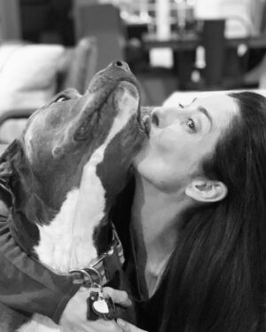 Rachel Nichols Instagram - About last night:
1. Cuddles & goofing with @lolo_gurl
2. QT w/ #1 pup auntie @lena_georgas
3. Battle w/ a food delivery service
4. A quick trip to Wienerschnitzel
5. Lots of laughter & love

#PerfectSunday