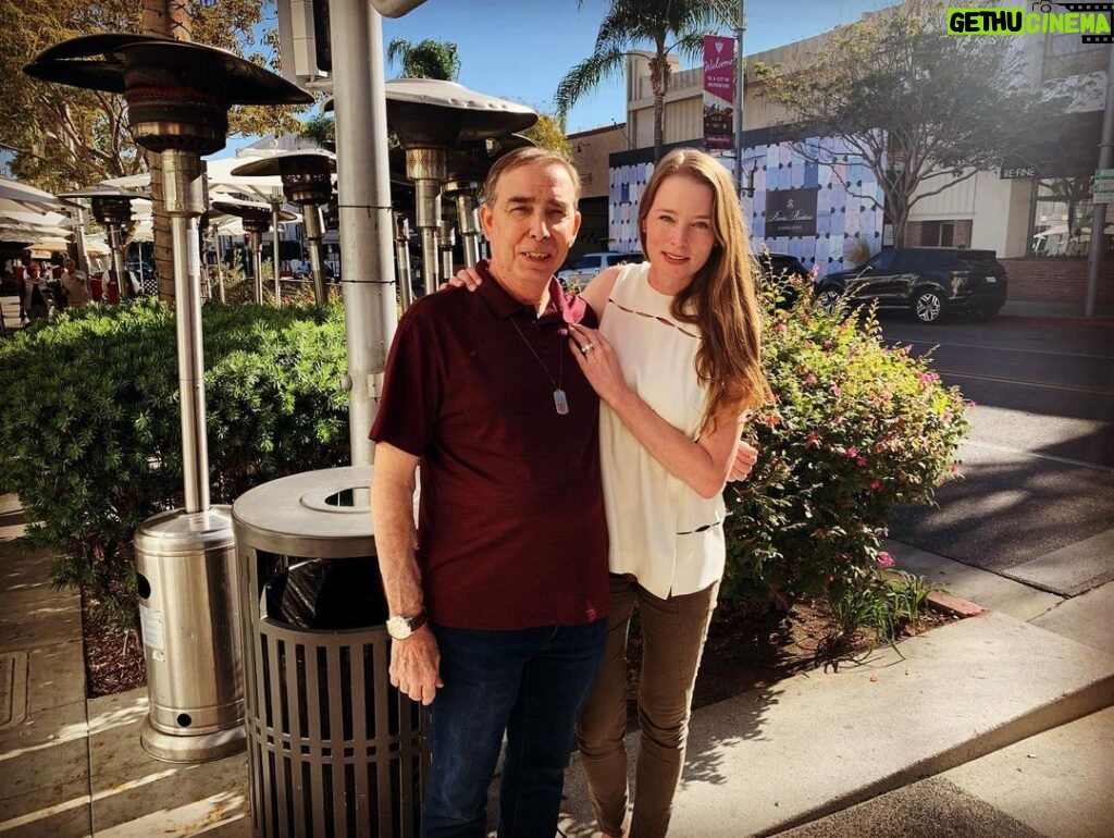Rachel Nichols Instagram - A lovely time was had by all. It was so nice meeting @edmoilersx5 for lunch at @portaviaca yesterday. So delicious! Many thanks for your kindness and generosity in support of @lollipoptheater - we greatly appreciate it!