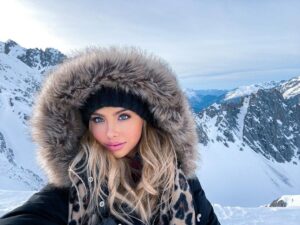 Raelynn Harper Instagram - chillin in Austria