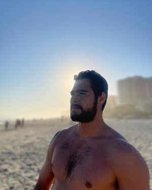 Rafael Vitti Instagram - Folguinha boooaaa 🙏🏼🏖️☀️