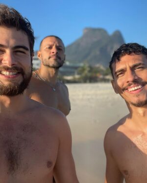 Rafael Vitti Instagram - Folguinha boooaaa 🙏🏼🏖️☀️
