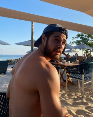 Rafael Vitti Instagram - Folguinha boooaaa 🙏🏼🏖️☀️
