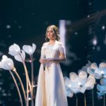 Raisa Andriana Instagram - So happy bisa duet when you believe me bareng @arianinismaputri 🫶🏻 also loving this stunning white gown by @felissa_thung Makeup // @ferryfahrizal Hair // @ibaayy___ Styled // @elcofrebliaman Photo // @high_iso