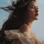 Raisa Andriana Instagram - Finally.. Tak Berharap Lagi sudah bisa kalian dengarkan di seluruh digital streaming platform! Happy banget akhirnya bisa nyanyi full version-nya bareng kalian 🫶🏻 #RaisaTBL