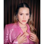 Raisa Andriana Instagram - Surabaya anti fail dehh penontonnya selalu seruuu! Thanks for your energy and happy 13th anniversary @yourraisa @yourraisa_surabaya , kompak selalu ya kitaa 🫶🏻 Makeup // @ferryfahrizal Hair // @ibaayy___ Styled // @elcofrebliaman Photo // @claudianrh