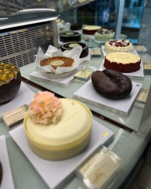 Raisa Andriana Instagram - Starting the new year right with @themuliabali ❤️ So impressed with the new @cannelemulia patisserie literally gak ada yg failed, my recommendation is their burnt cheesecake & pastries!! Will definitely come back for more.. #EscapeToMulia