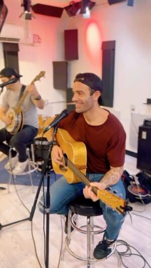Ramin Karimloo Instagram - It didn’t end up making the set for our last gigs, but love this song so wanted to share. @sergeprotector #broadgrass