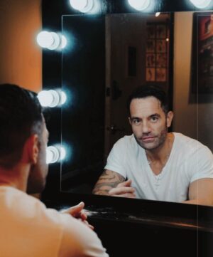 Ramin Karimloo Instagram - Interview for @unclearmag October issue. 

📷 @camiliberty 
🖊️ @mikalawten