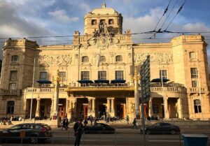 Randy Harrison Instagram - Some countries have national theaters. #hej #fruenfrahavet #ibsen