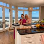 Raquelle Stevens Instagram - All 10 episodes of Selena + Chef Season 4 are out now 👩‍🍳👩‍🍳 We had so much fun! Will always be grateful for these memories. Thanks to all of the amazing chefs and the best team ever @hbomax Malibu, California