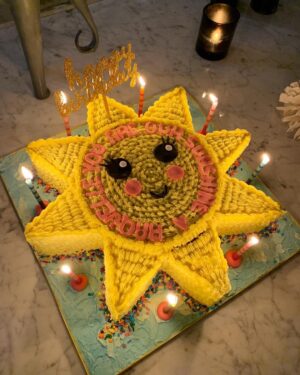 Raquelle Stevens Instagram - The best cake!! ☀️💞