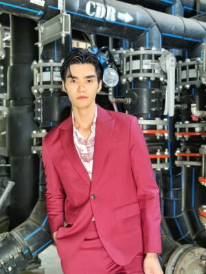 Rathanand Chanyachirawong Instagram - Red or Blue, You choose Neo! 

#แดงหรือฟ้า #ฟ้าก็รักพี่ตา #พี่ตาก็รักแก๊งค์3ช่า #พ่อก็รักน้ำมันเครื่อง #men #menstyle #mensuit #mensuiting #sprezzatura